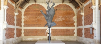 Auvent des Écuries Daniel Firman “Le sommeil en forêt” -